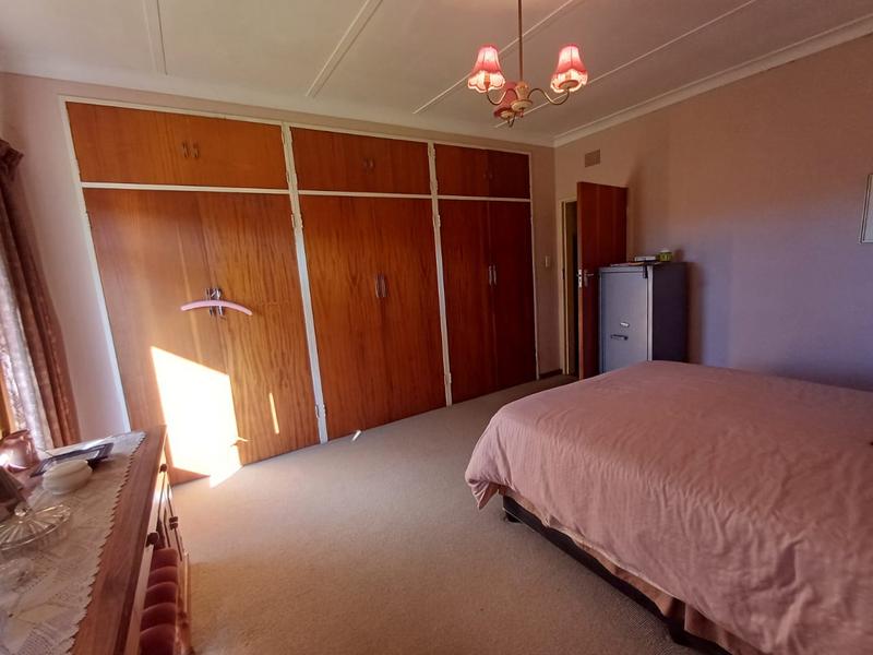 5 Bedroom Property for Sale in Parys Free State